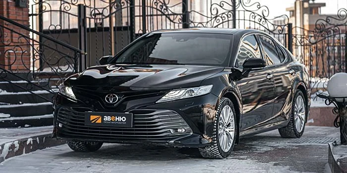 Toyota Camry XV70 (черный)ㅤ в аренду