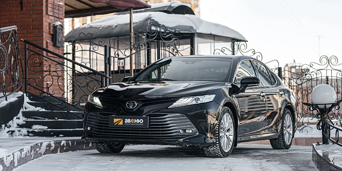 Toyota Camry XV70 (черный) в аренду