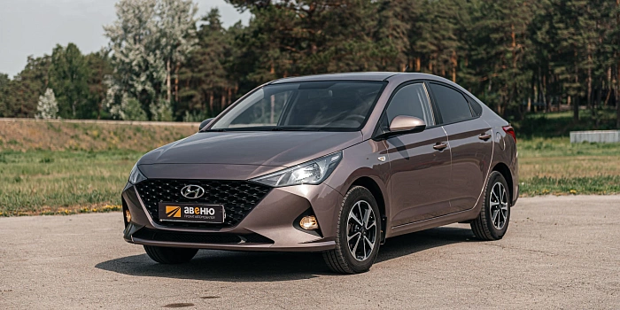 Hyundai Solaris (коричневый)  в аренду