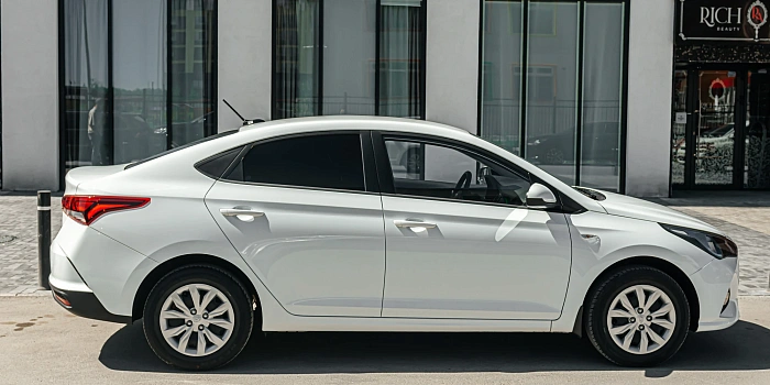 Hyundai Solaris (белый) в аренду