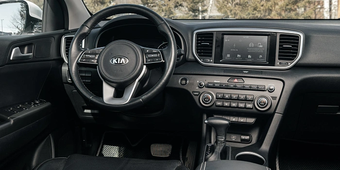 Kia Sportage 4WD (белый) в аренду