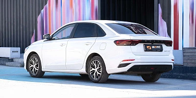 Geely Emgrand (белый)